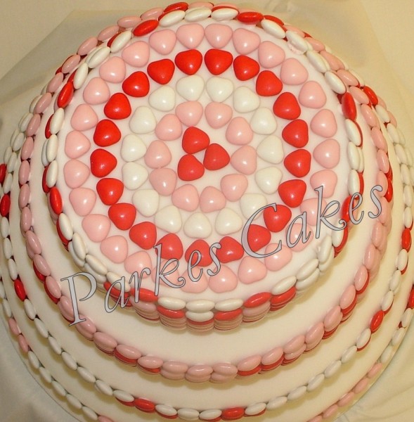 Cheryl cake top close(589 x 600)